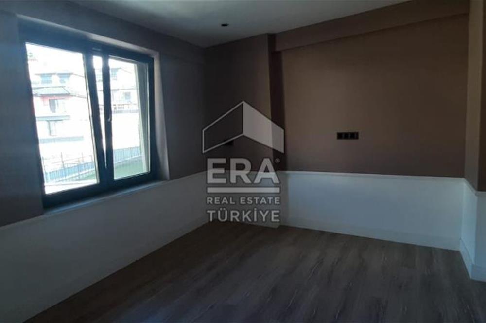 ERA KARAT SERDİVAN ESENTEPE’DE GÖL MANZARALI SATILIK VİLLA