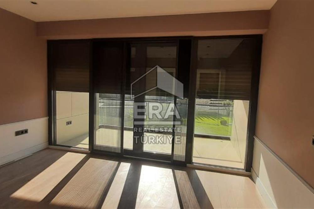 ERA KARAT SERDİVAN ESENTEPE’DE GÖL MANZARALI SATILIK VİLLA