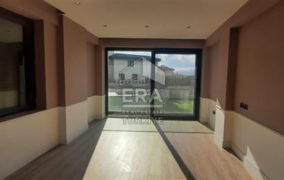 ERA KARAT SERDİVAN ESENTEPE’DE GÖL MANZARALI SATILIK VİLLA