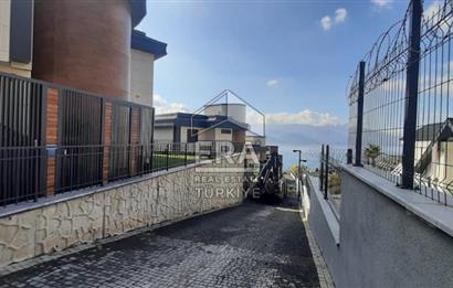 ERA KARAT SERDİVAN ESENTEPE’DE GÖL MANZARALI SATILIK VİLLA