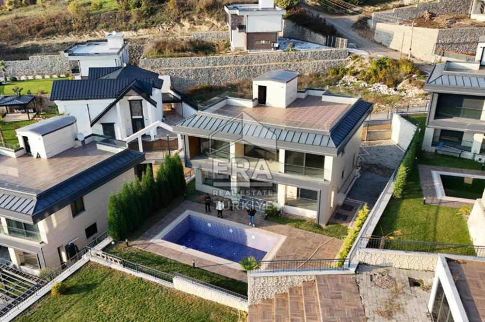 ERA KARAT SERDİVAN ESENTEPE’DE GÖL MANZARALI SATILIK VİLLA