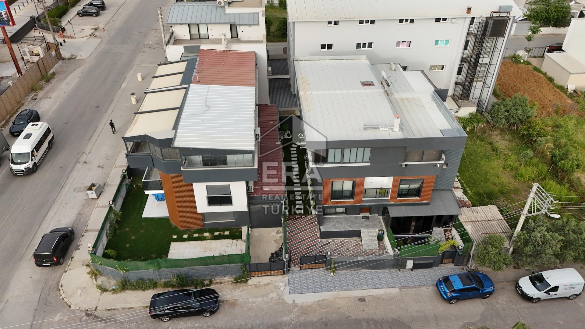 GAZİEMİR SARNIÇ EN MODERN VE KULLANIŞLI 4+1 VİLLASI