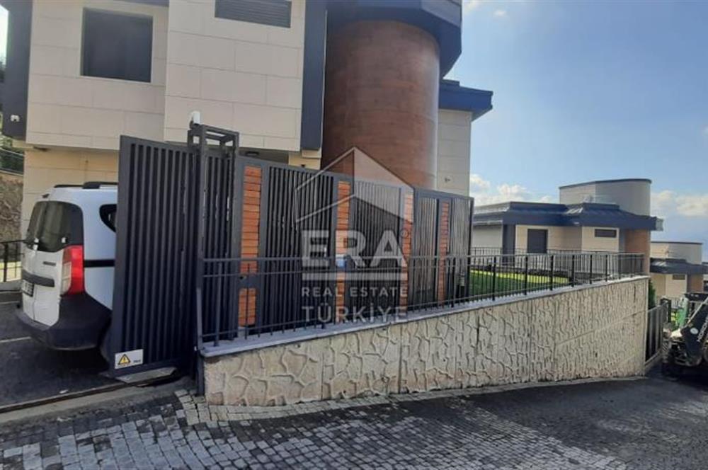 ERA KARAT SERDİVAN ESENTEPE’DE GÖL MANZARALI SATILIK VİLLA