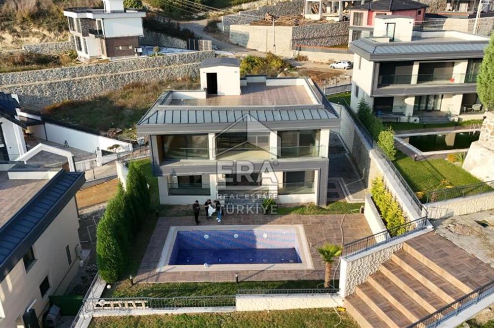 ERA KARAT SERDİVAN ESENTEPE’DE GÖL MANZARALI SATILIK VİLLA
