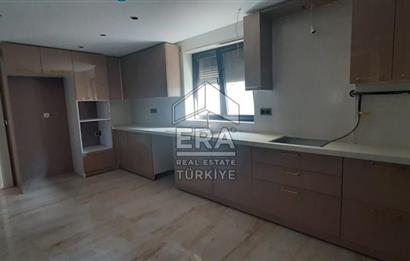 ERA KARAT SERDİVAN ESENTEPE’DE GÖL MANZARALI SATILIK VİLLA