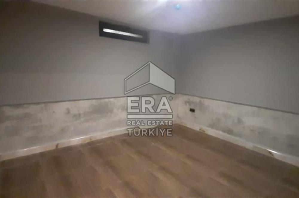 ERA KARAT SERDİVAN ESENTEPE’DE GÖL MANZARALI SATILIK VİLLA