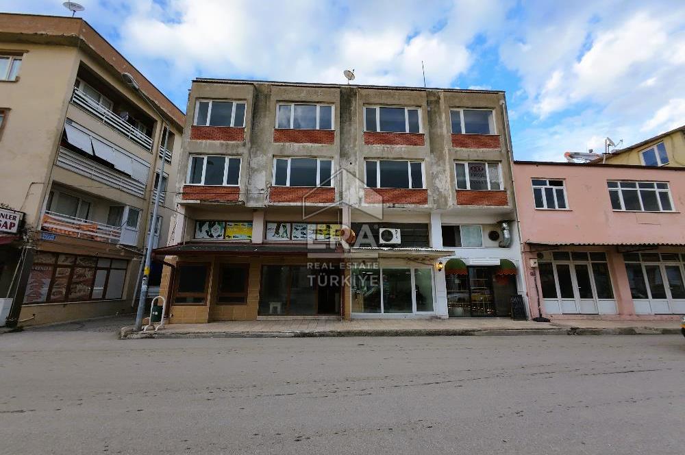 Altınova Merkezi, Ana Cadde üzerinde Satılık Komple Bina