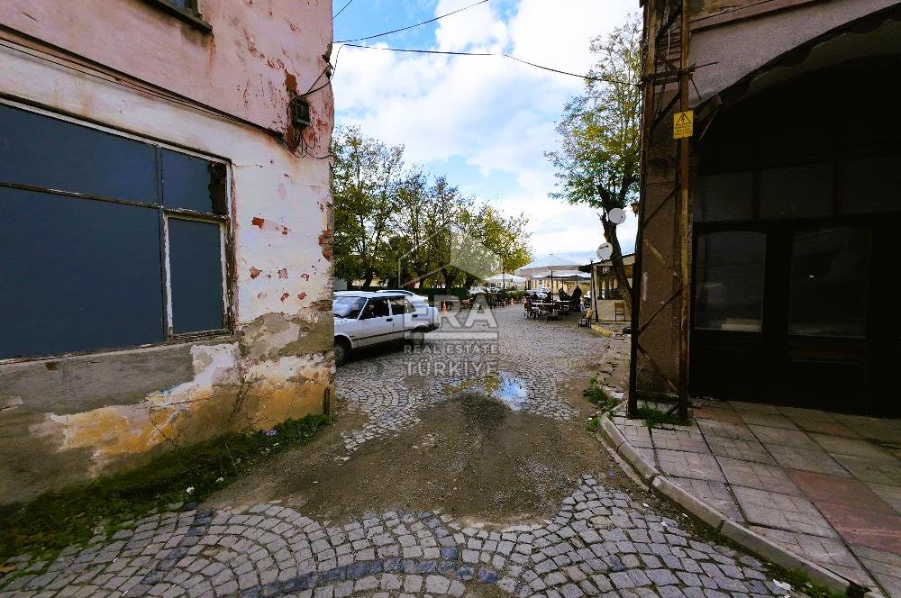 Altınova Merkezi, Ana Cadde üzerinde Satılık Komple Bina