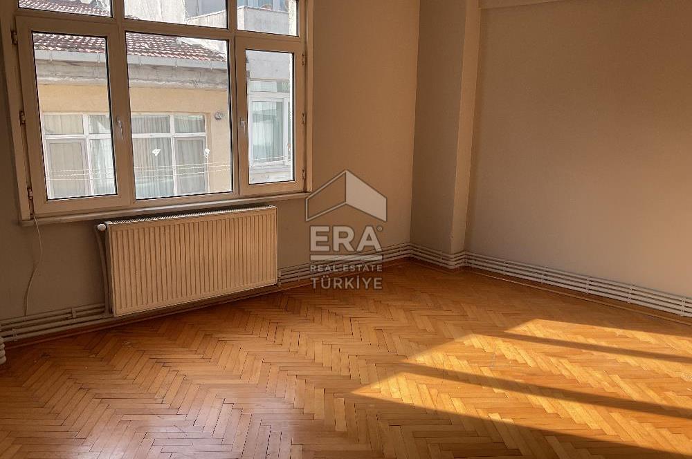 ÜSKÜDAR PAZARBAŞI MAH DE KİRALIK EV