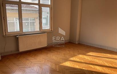 ÜSKÜDAR PAZARBAŞI MAH DE KİRALIK EV