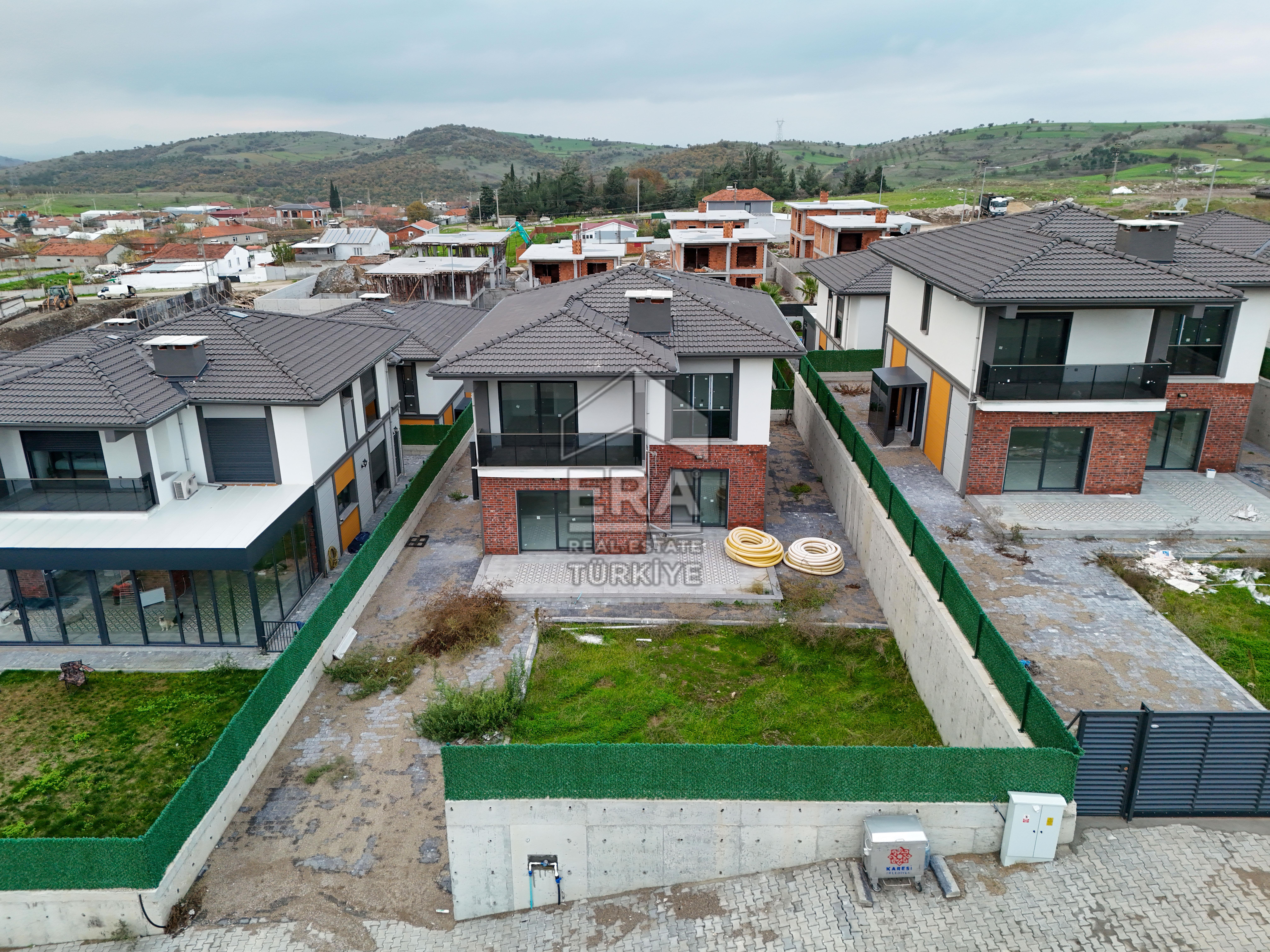 ERA SÖZ DEN BALIKESİR KÖTEYLİ DE MÜSTAKİL BAHÇELİ OTURUMA HAZIR 4+1 DUBLEKS VİLLA