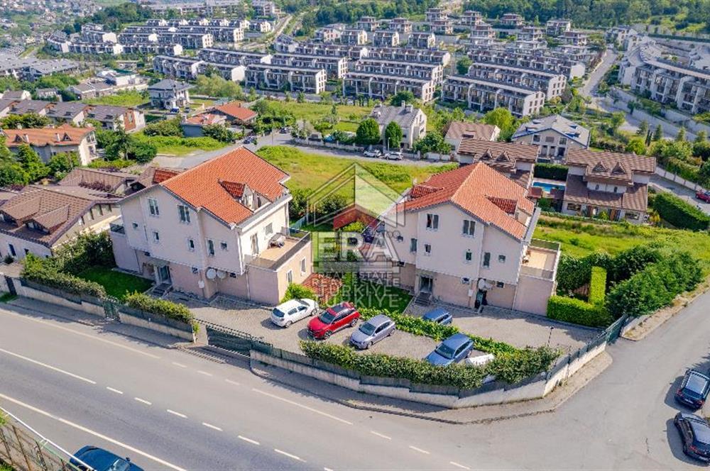 Zekeriyaköyde Yüksek Tabela Değerli Ticari 2 Bina