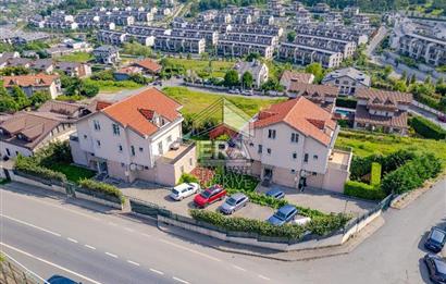 Zekeriyaköyde Yüksek Tabela Değerli Ticari 2 Bina