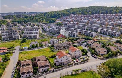 Zekeriyaköyde Yüksek Tabela Değerli Ticari 2 Bina