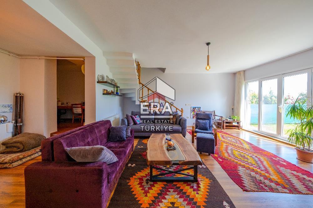 Ana Cadde Cepheli Geniş Bahçeli & Satılık Ticari Bina