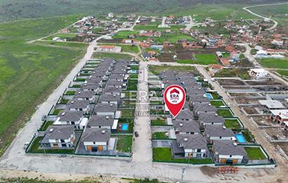 ERA SÖZ DEN BALIKESİR KÖTEYLİ DE MÜSTAKİL BAHÇELİ OTURUMA HAZIR 4+1 DUBLEKS VİLLA