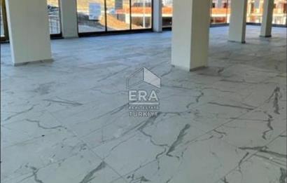 Cumhuriyet Mahallesinde Satılık 665 m2 Hazır Kiracılı Dükkan