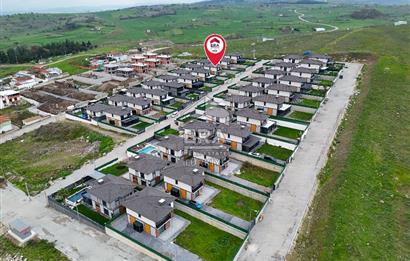 ERA SÖZ DEN BALIKESİR KÖTEYLİ DE MÜSTAKİL BAHÇELİ OTURUMA HAZIR 4+1 DUBLEKS VİLLA