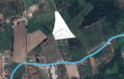 ERA KARAT TAN SAPANCA AKÇAY MEVKİİNDE YATIRIMLIK SATILIK TARLA