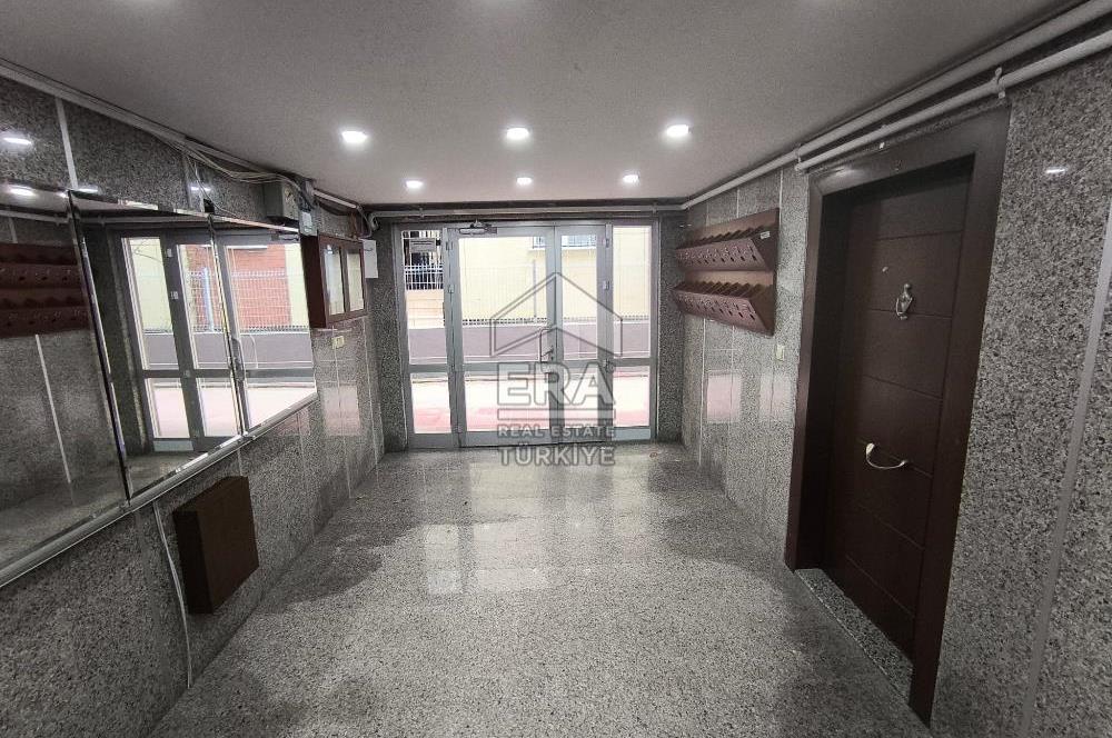 ÜSKÜDAR CUMHURİYET MAHALLESİN DE FERAH VE KULLANIŞLI 2+1