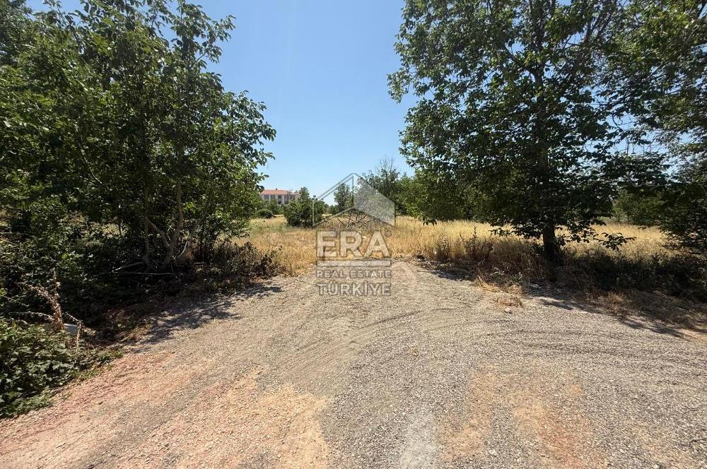 ERA PORT GÜVENCESİYLE BALIKESİR KEPSUT MERKEZDE 784 m² ARSA