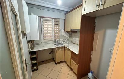 ÜSKÜDAR CUMHURİYET MAHALLESİN DE FERAH VE KULLANIŞLI 2+1