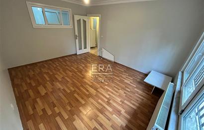 ÜSKÜDAR CUMHURİYET MAHALLESİN DE FERAH VE KULLANIŞLI 2+1