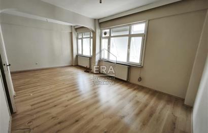 ÜSKÜDAR'IN KALBİNDE GENİŞ 2+1 DAİRE