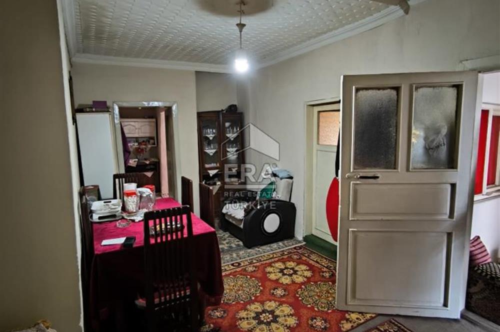 ERA KARAT, ŞEHRİN GÖBEĞİNDE, HERYER YÜRÜME MESAFESİNDE