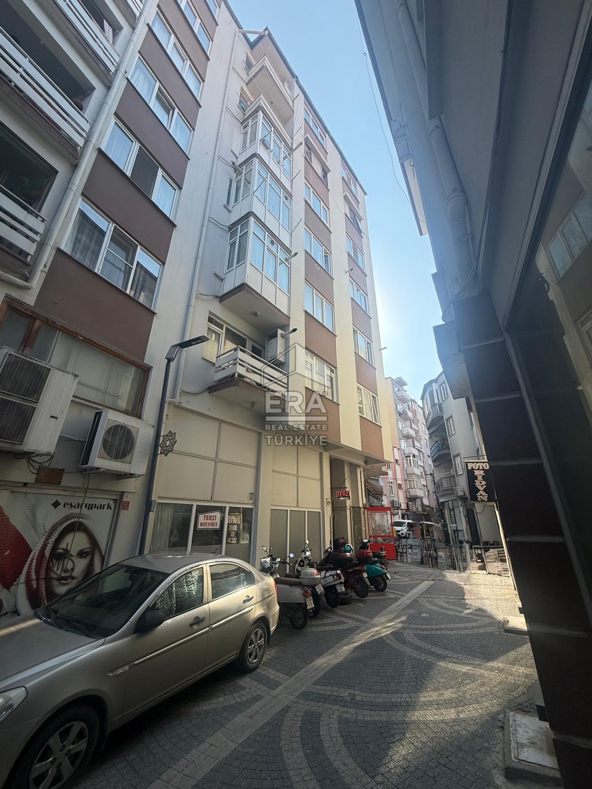 ERA PORT GÜVENCESİYLE MİLLİ KUVVETLER CADDESİNDE SATILIK DAİRE