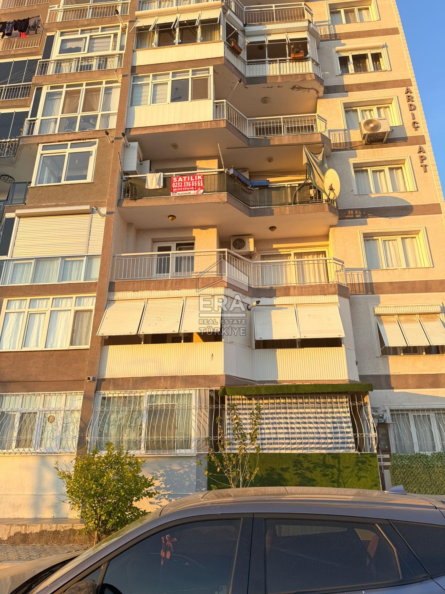 Çiğli Yakakent Mah. Deniz Manzaralı 3+1 Satılık Daire