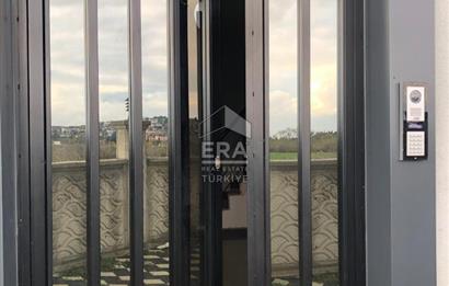 ERA KARAT CAMİLİ'DE SIFIR EŞYALI 1+1 KİRALIK DAİRE