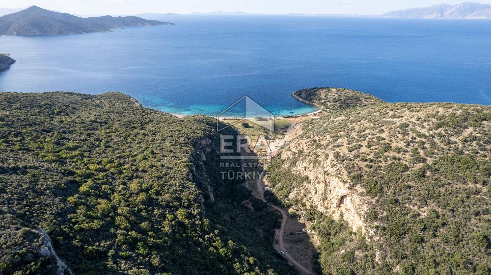 Datça Cumalı Bükceğizde Satılık 2.767m² Deniz Manzaralı Tarla