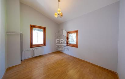 Zekeriyaköy Garanti Koza Evlerinde Vadi Manzaralı Kiralık Villa