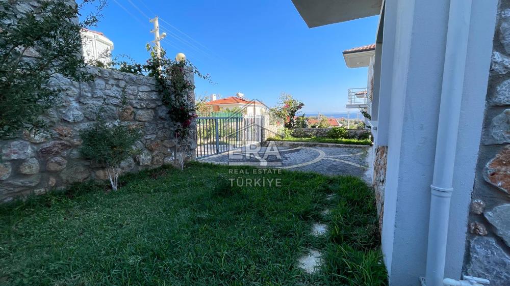 Datça Merkezde Kiralık 2+1 Deniz Manzaralı 85 m2 İkiz Villa