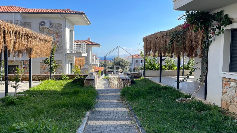 Datça Merkezde Kiralık 2+1 Deniz Manzaralı 85 m2 İkiz Villa