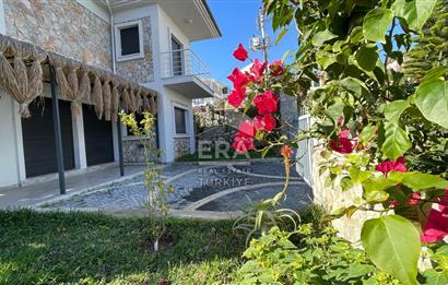 Datça Merkezde Kiralık 2+1 Deniz Manzaralı 85 m2 İkiz Villa