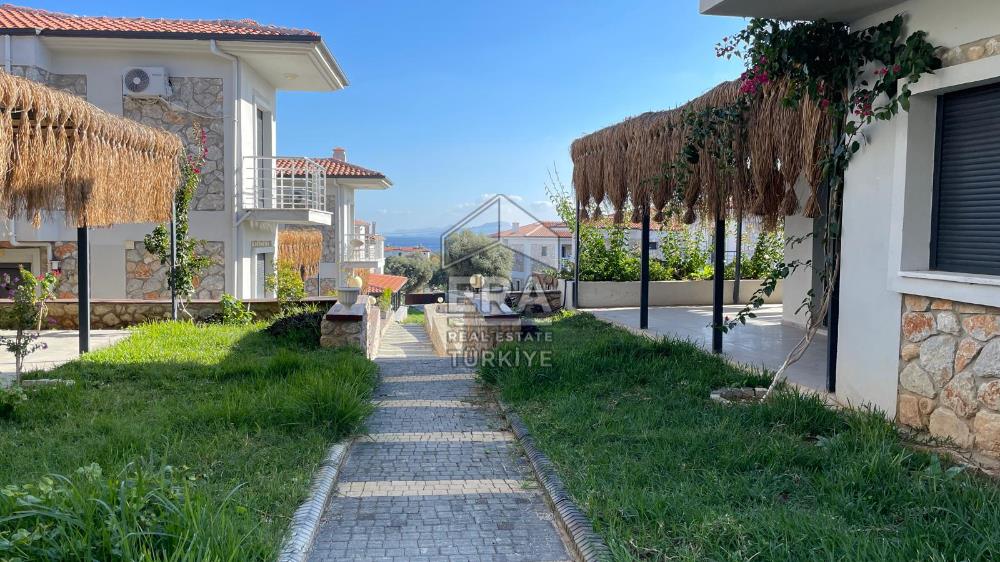 Datça Merkezde Kiralık 2+1 Deniz Manzaralı 85 m2 İkiz Villa