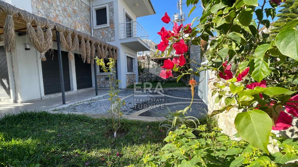 Datça Merkezde Kiralık 2+1 Deniz Manzaralı 85 m2 İkiz Villa