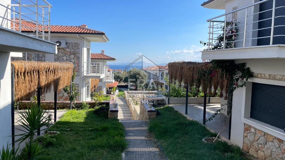 Datça Merkezde Kiralık 2+1 Deniz Manzaralı 85 m2 İkiz Villa