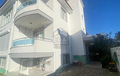 Era Angel Gayrimenkul'den Küçükköy'de 2+1 Eşyalı Kiralık Daire