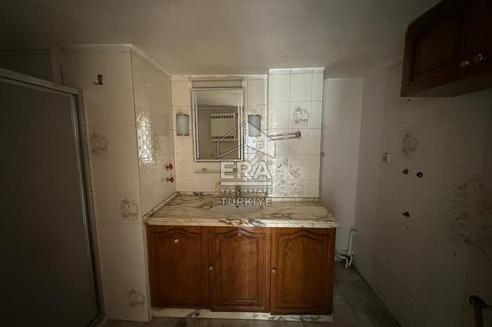 Güzelyalı Mahallesi Mithatpaşa Caddesi Yakını 3+1 Satılık Daire