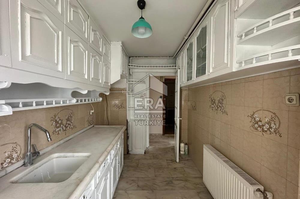 Güzelyalı Mahallesi Mithatpaşa Caddesi Yakını 3+1 Satılık Daire