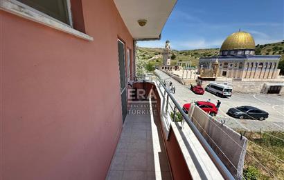 ERA PORT GÜVENCESİYLE KUVA-İ MILLIYE MAHALLESİNDE TRIPLEKS VİLLA