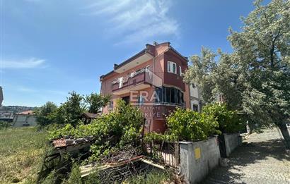 ERA PORT GÜVENCESİYLE KUVA-İ MILLIYE MAHALLESİNDE TRIPLEKS VİLLA