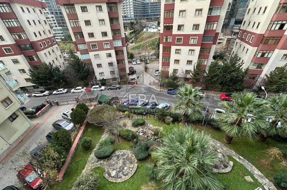 ATAŞEHİR ERGUVAN 8 SİTESİNDE 3+1 SATILIK ARAKAT DAİRE