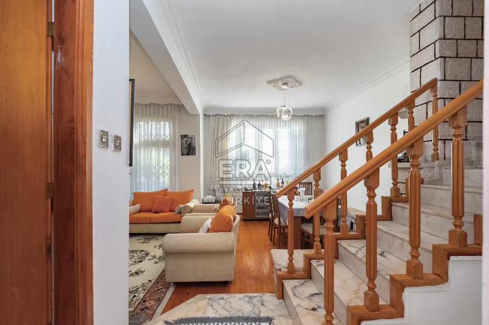 Antalya Kepez Şelale Sitesinde Satılık 5+2 250m² Tripleks Villa