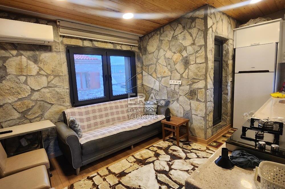  AYVALIK KÜÇÜKKÖY’DE TAMAMEN RESTORE EDİLMİŞ, BAHÇELİ TAŞ EV