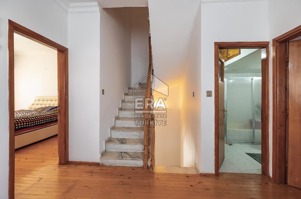 Antalya Kepez Şelale Sitesinde Satılık 5+2 250m² Tripleks Villa