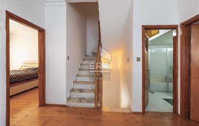 Antalya Kepez Şelale Sitesinde Satılık 5+2 250m² Tripleks Villa